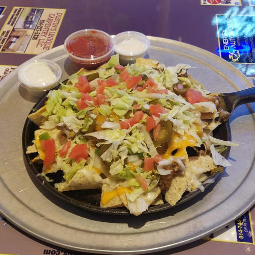 vinces-tavern-nachos